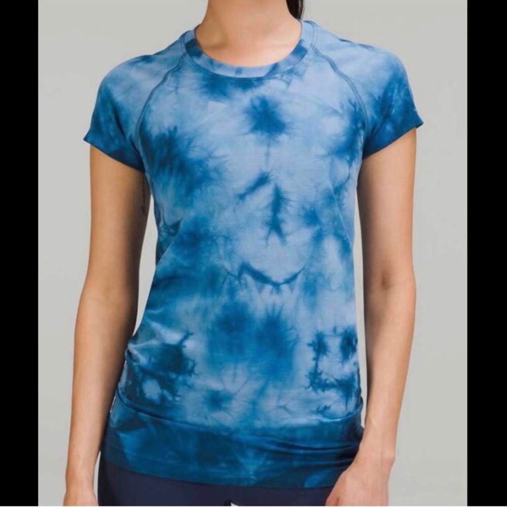 lululemon athletica Blue Tie-Dye Short Sleeve swifty size 10